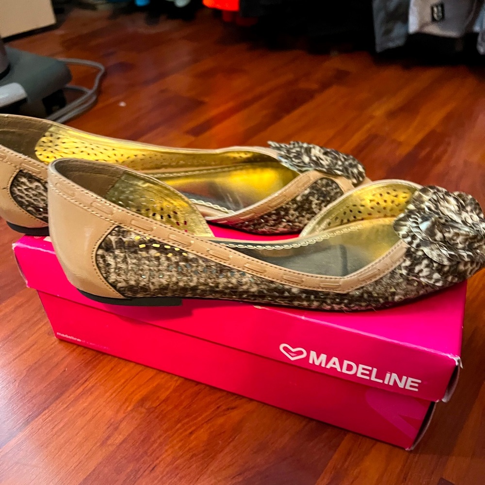 Madeline size 10 flats